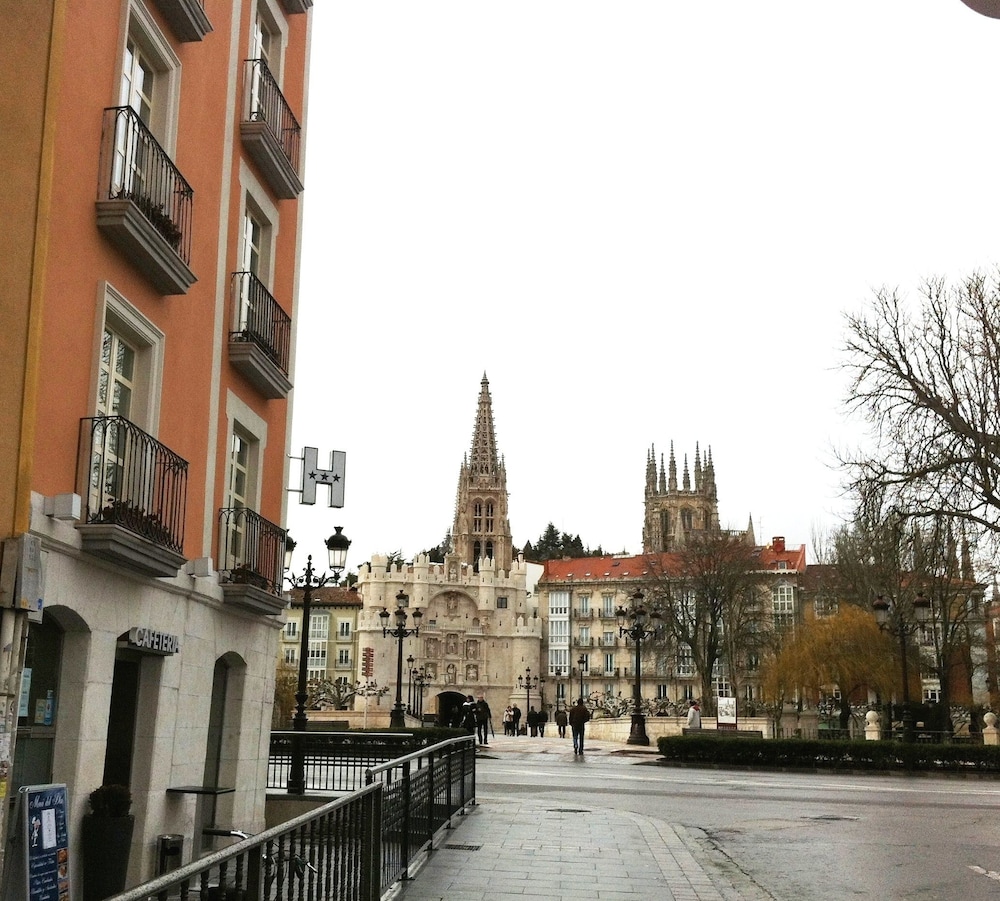 Hotel Via Gotica 39/44