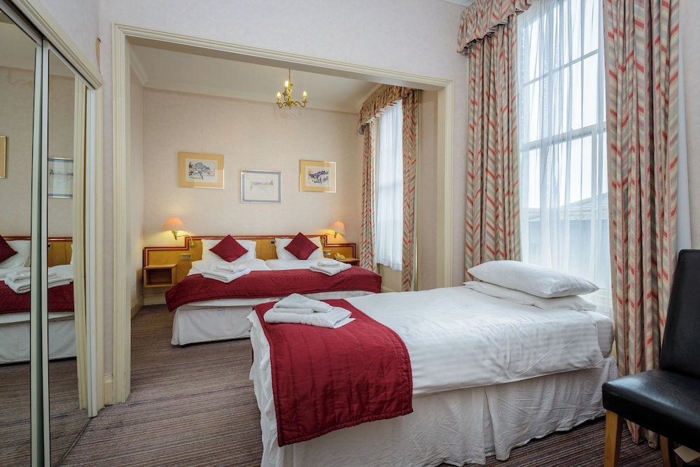Russell Hotel - Daish's Holidays 18/59
