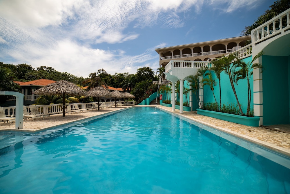 West End Divers Resort 25/28