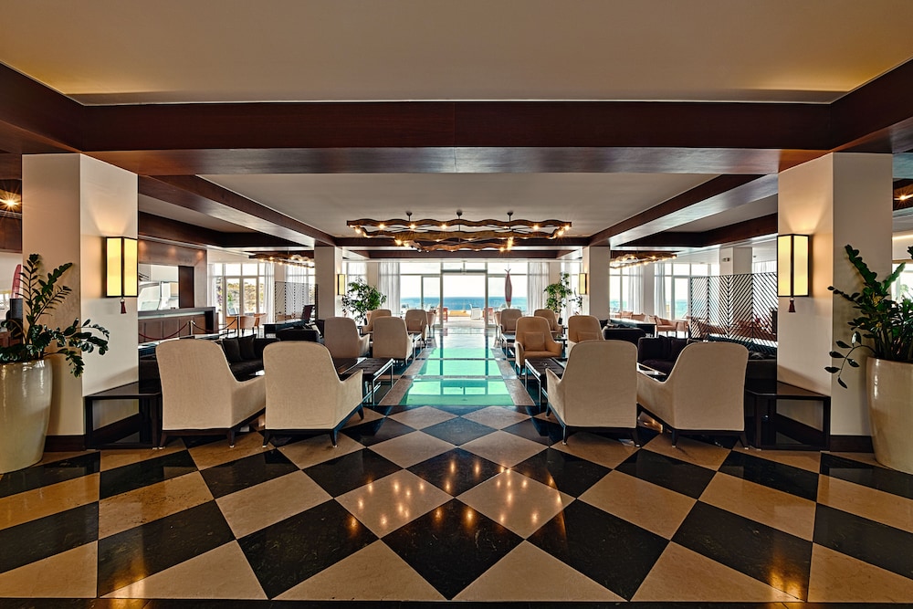 Apostolata Island Resort and Spa 8/71