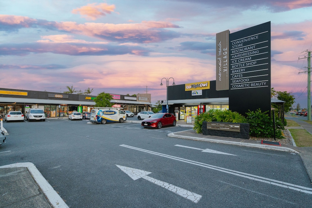 Montego Mermaid Beach Motel 59/69