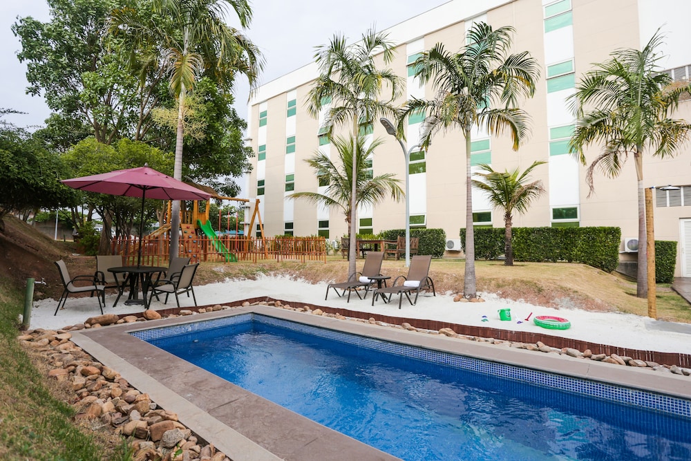 Hotel Intercity Vinhedo 65/66
