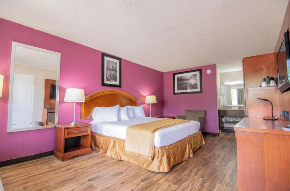 Reidsville Inn & Suites Hwy 29 7/15