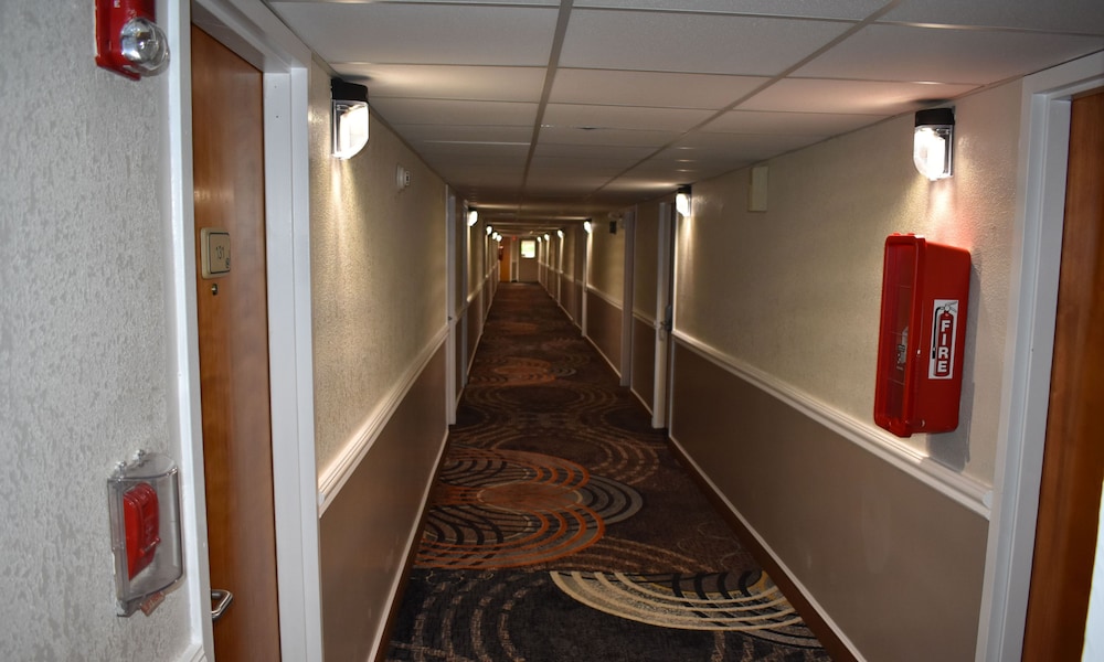 Mho Hotel Bordentown 24/37