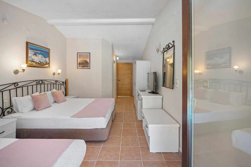 Alados Otel 15/50