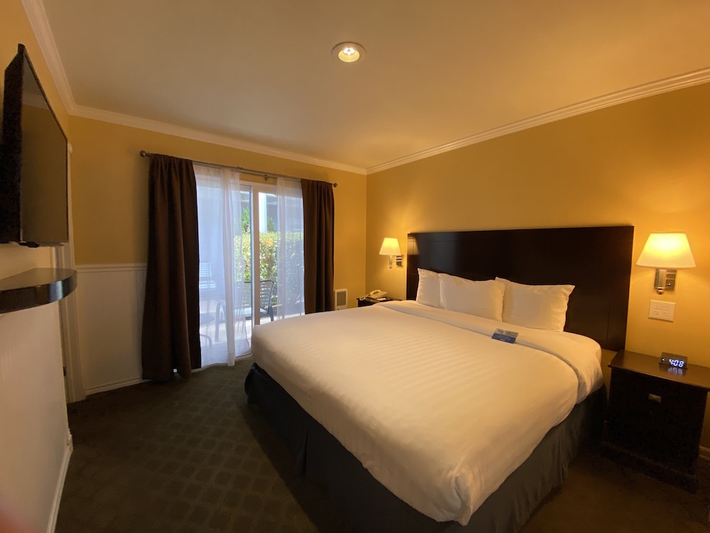 Monterey Bay Lodge 31/71