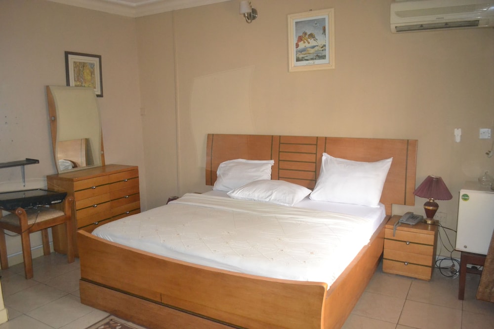 Sena Hotel And Resort 5/25