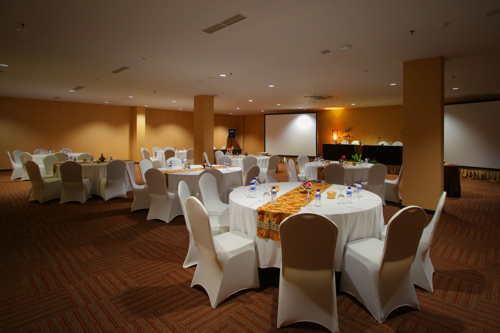b Hotel Bali & Spa 61/73