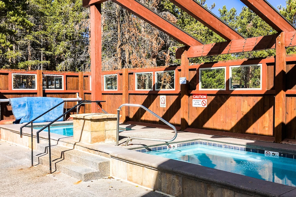 Pine Ridge Condominiums 20/50