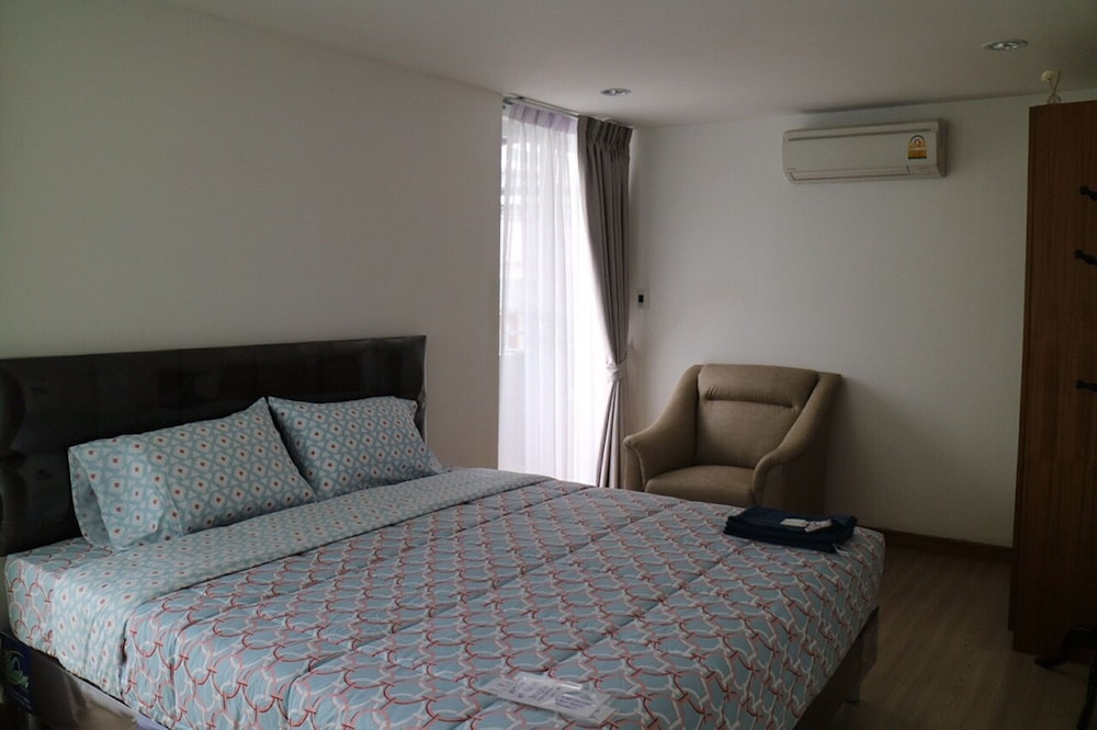 Nine Place Sukhumvit 46 24/57