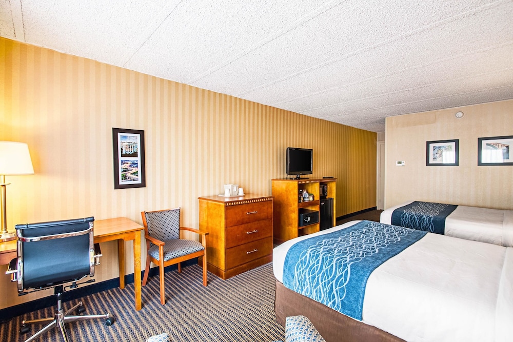 Comfort Inn Falls Church - Tysons Corner 9/35