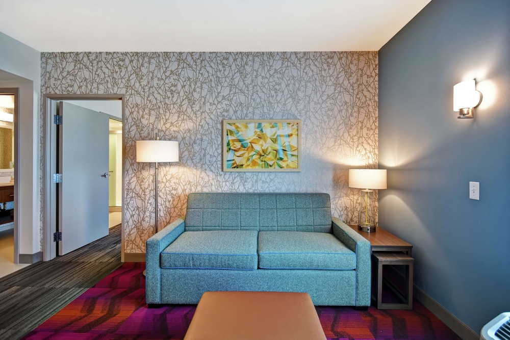 Home2 Suites by Hilton Terre Haute, IN 37/62