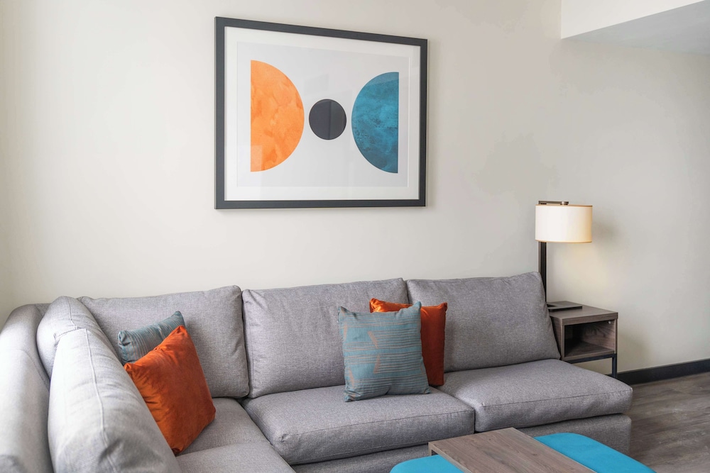 Hyatt House Leeds 25/50