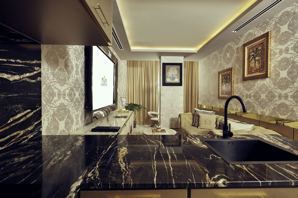 Number One Oxford Street Hotel & Suites 42/51