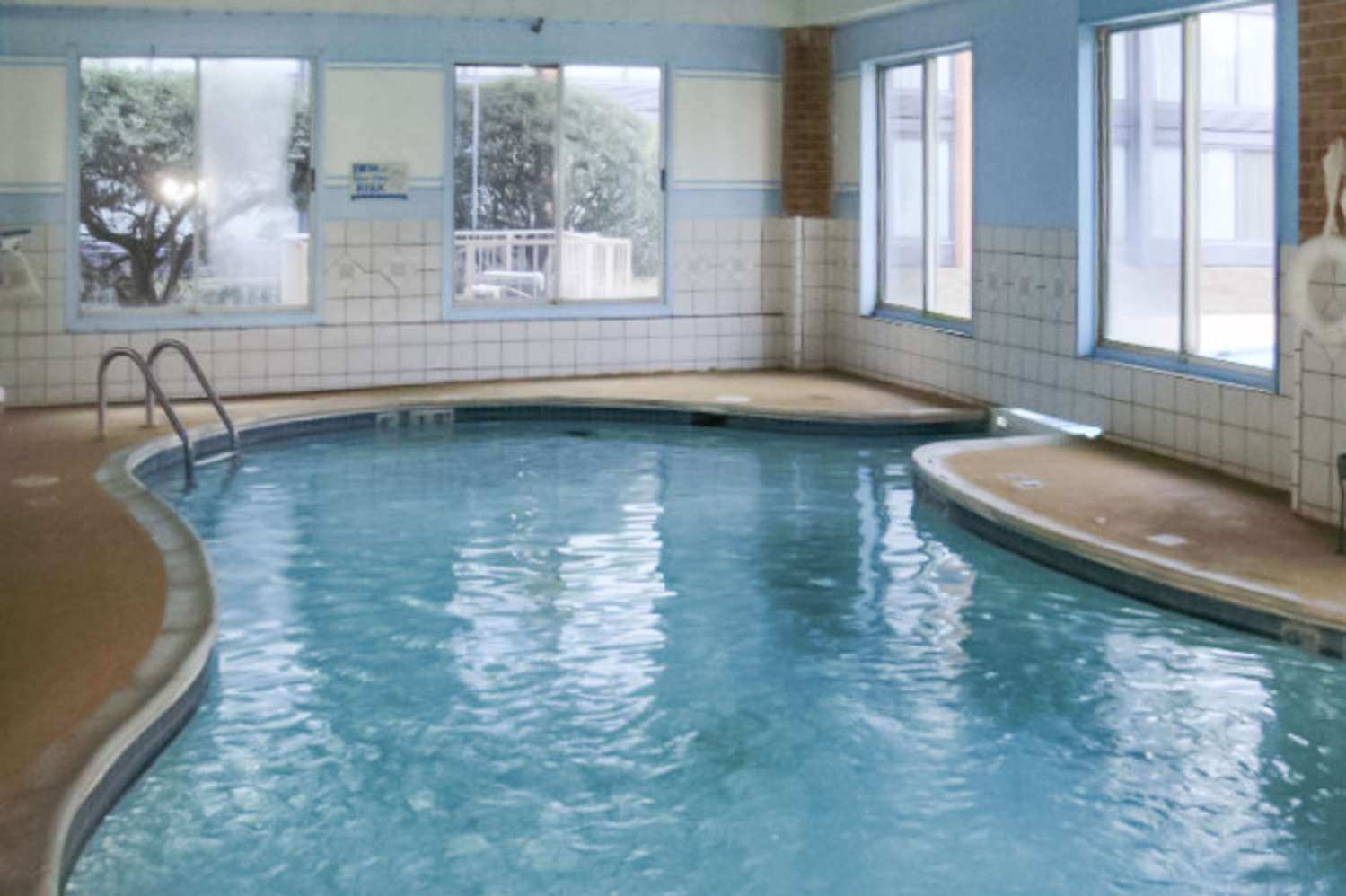 swimming pool spa
