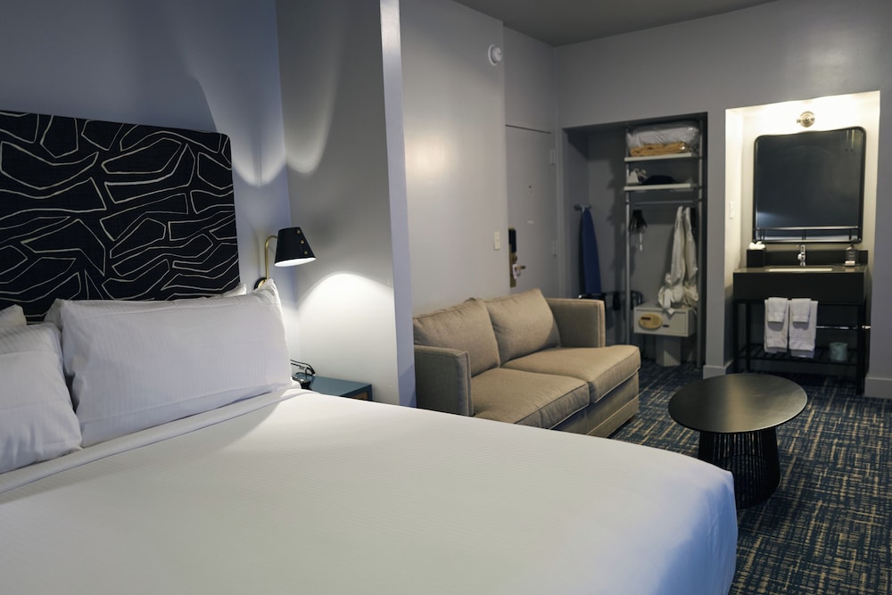 EXECUTIVE, KING BED, CITY VIEW