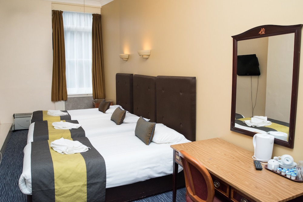 ROSE COURT HOTEL 47/49