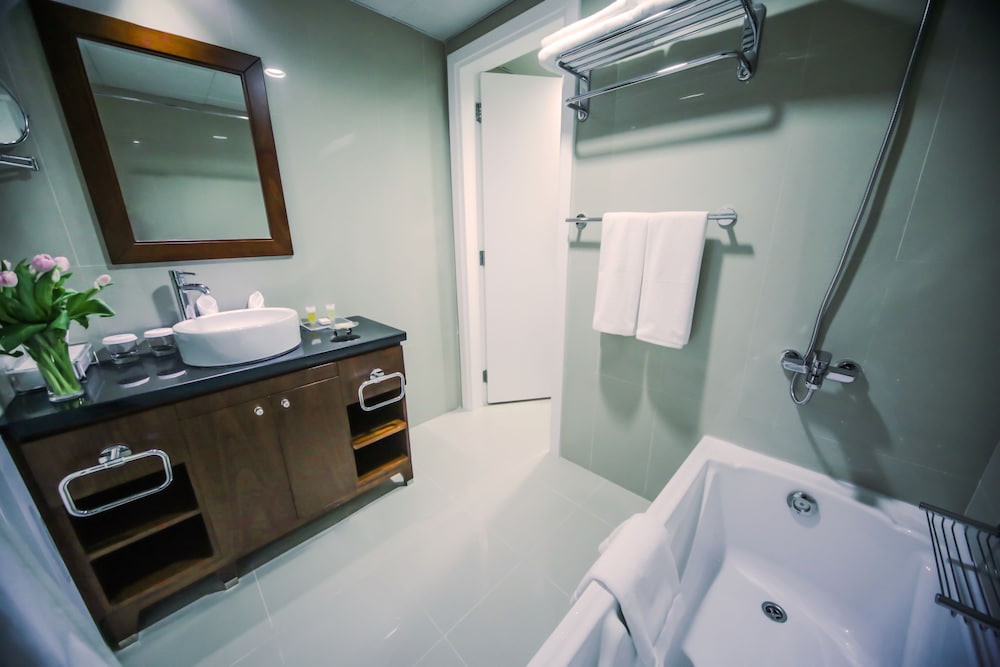Golden Sands Hotel and Residences 22/71