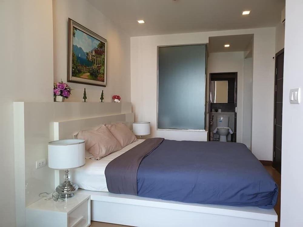 The Astra Luxury Suit condo 22/50