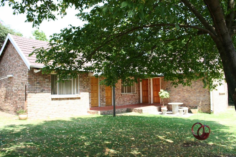 Airport Lodge Guest House 5/43
