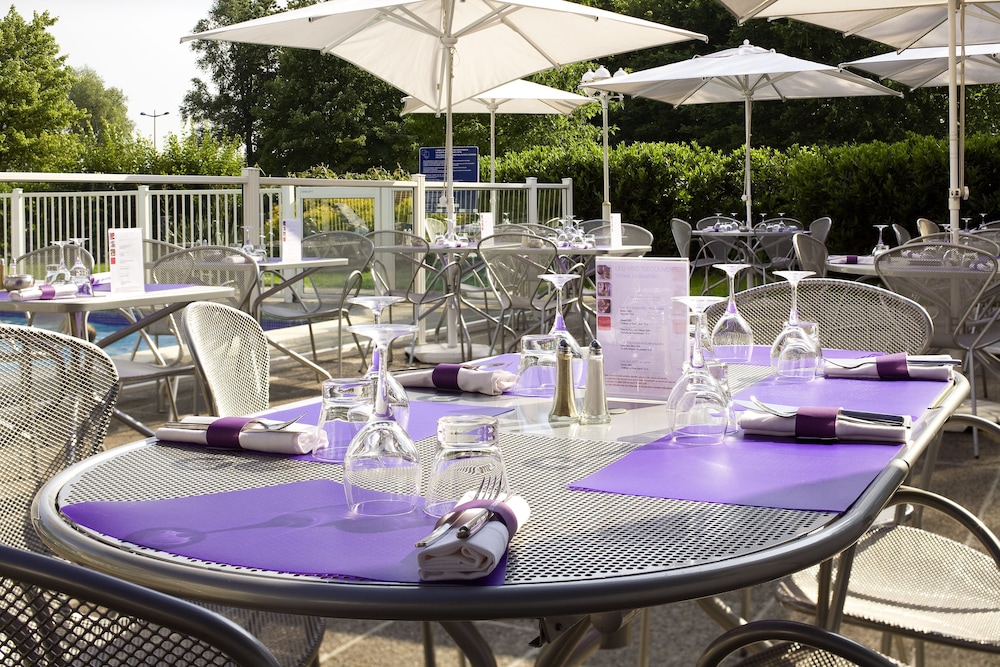 NOVOTEL VALENCIENNES AERODROME 32/48