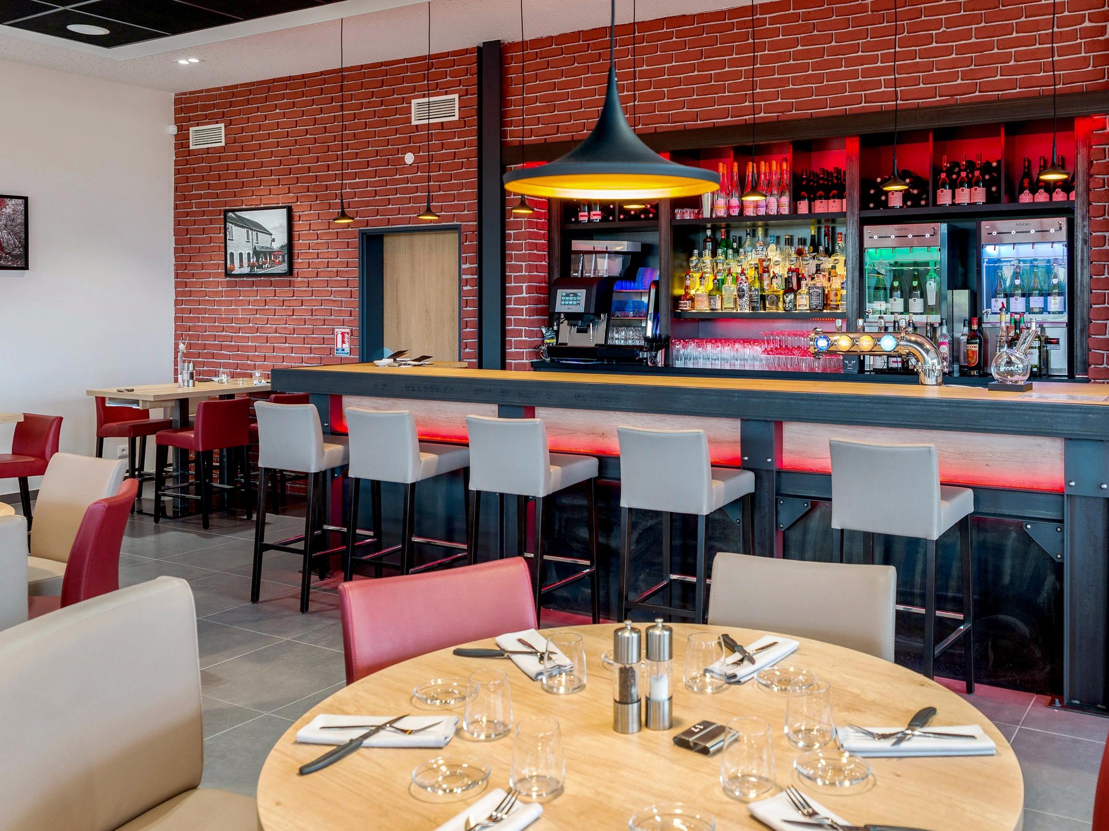 restaurant cafeteria