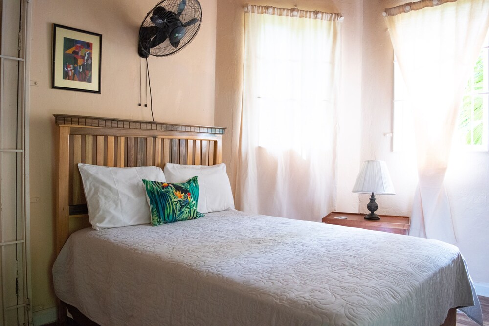 The Grand Sinopia Inn Portland 5/50