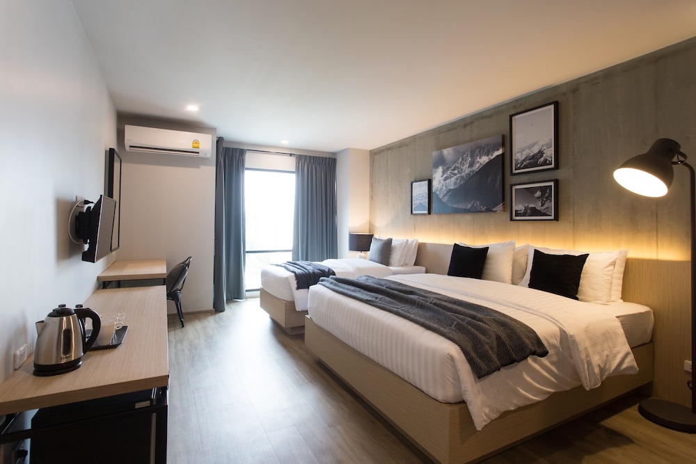 ROOM, TRIPLE