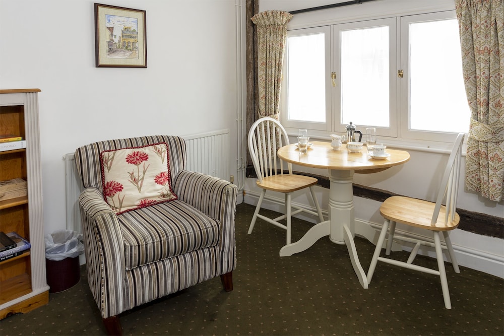 The Abbey Hotel 25/50