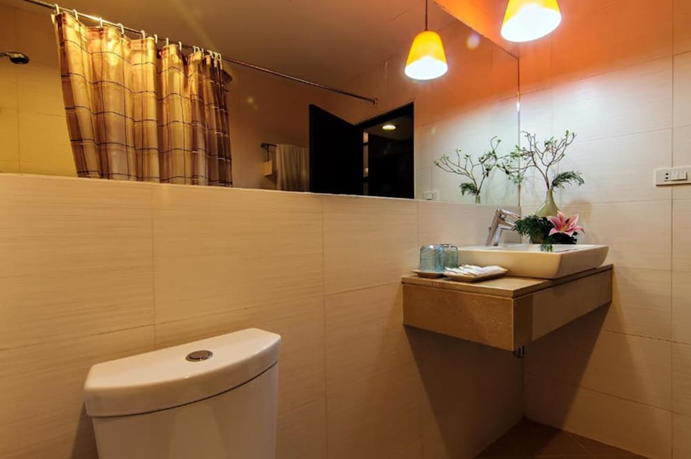 BOSSOTEL INN 31/34