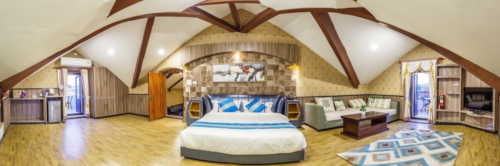 Royal Empire Boutique Hotel 17/47