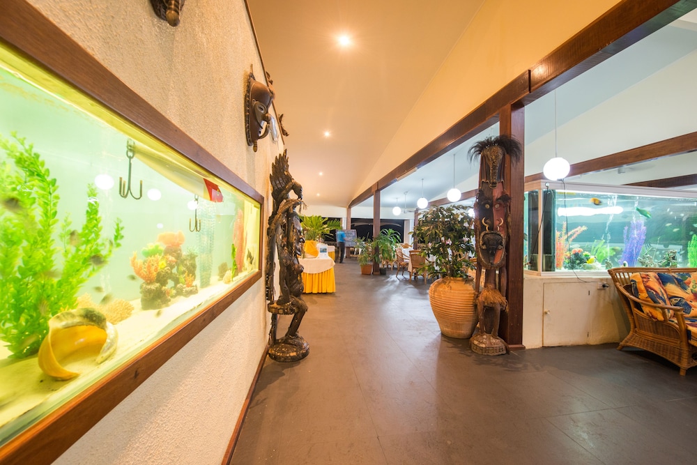 Madang Resort Hotel 8/50
