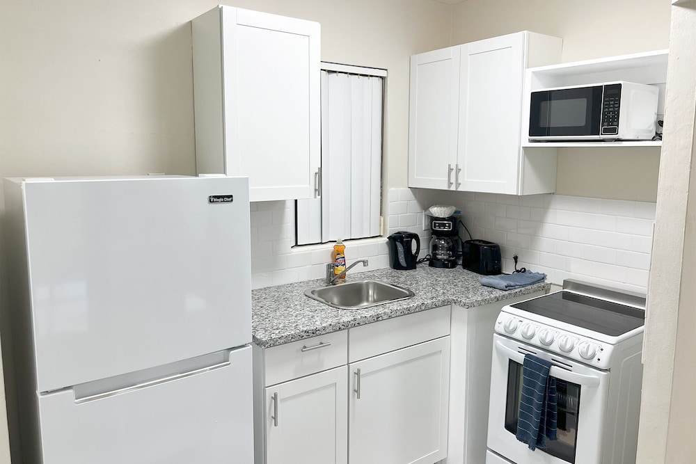 Sunny Isles Apartments 61/73