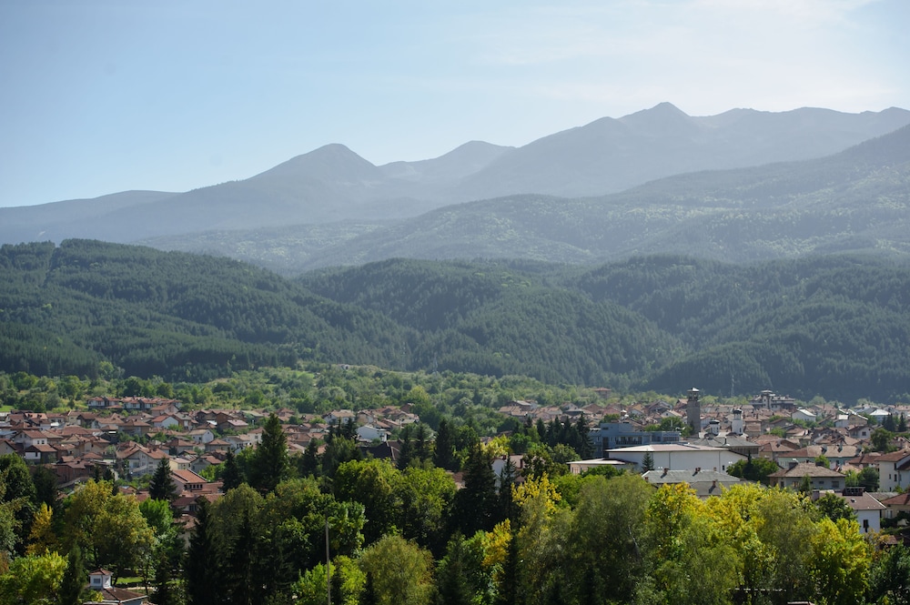 RUSKOVETS RESORT 60/61