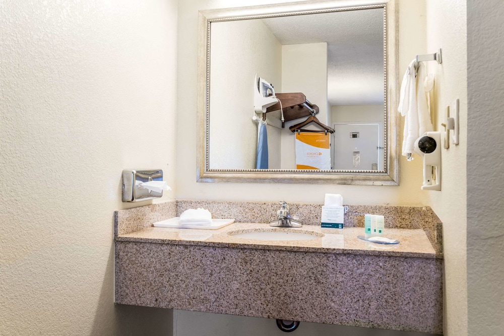 Quality Inn Battleboro - Rocky Mount 18/38