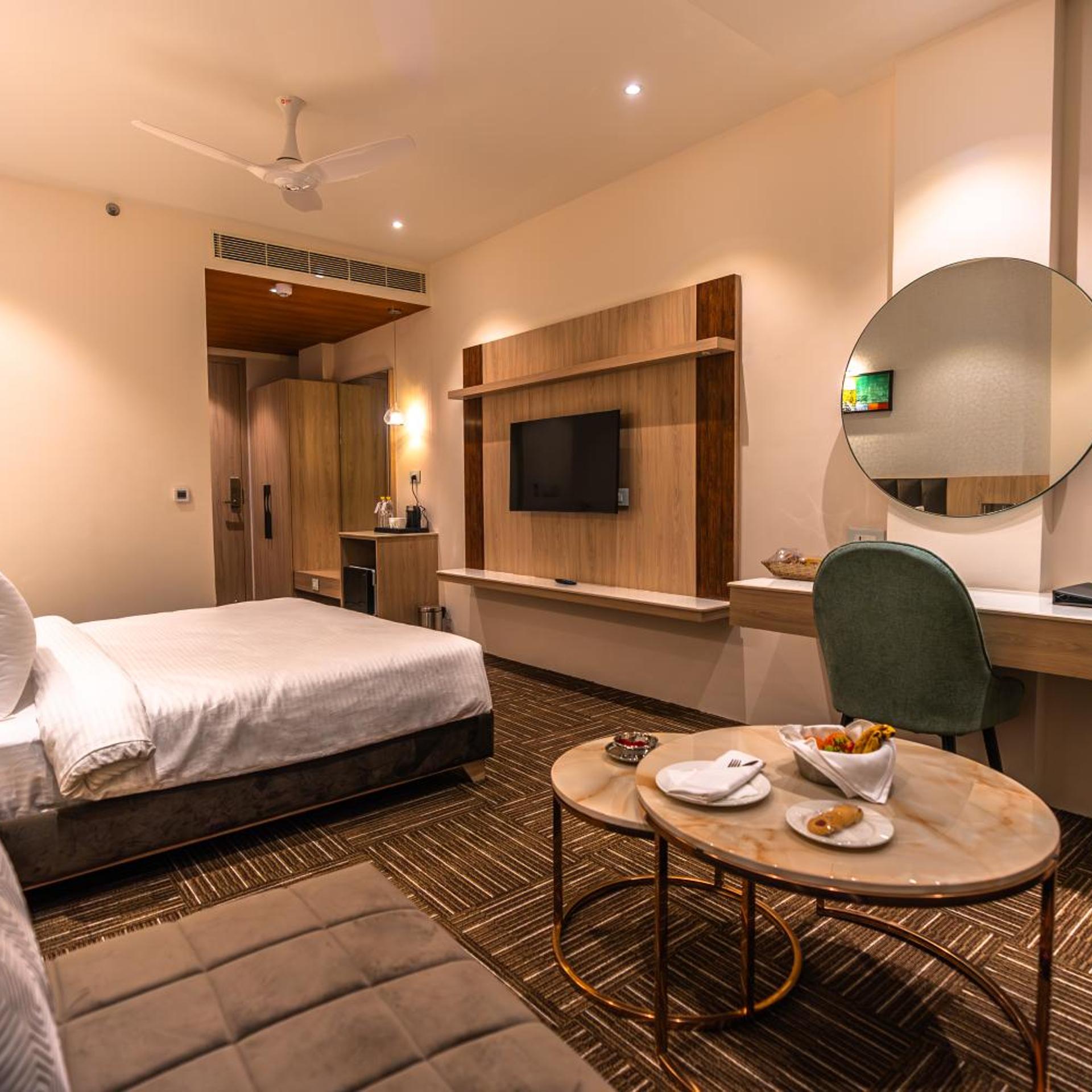 Clarks Inn Express Ayodhya 13/28