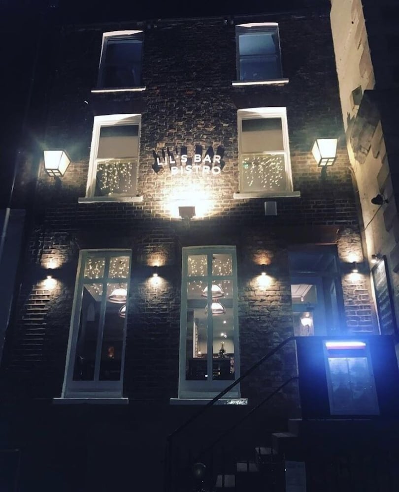 Lils Bar And Bistro 1/36