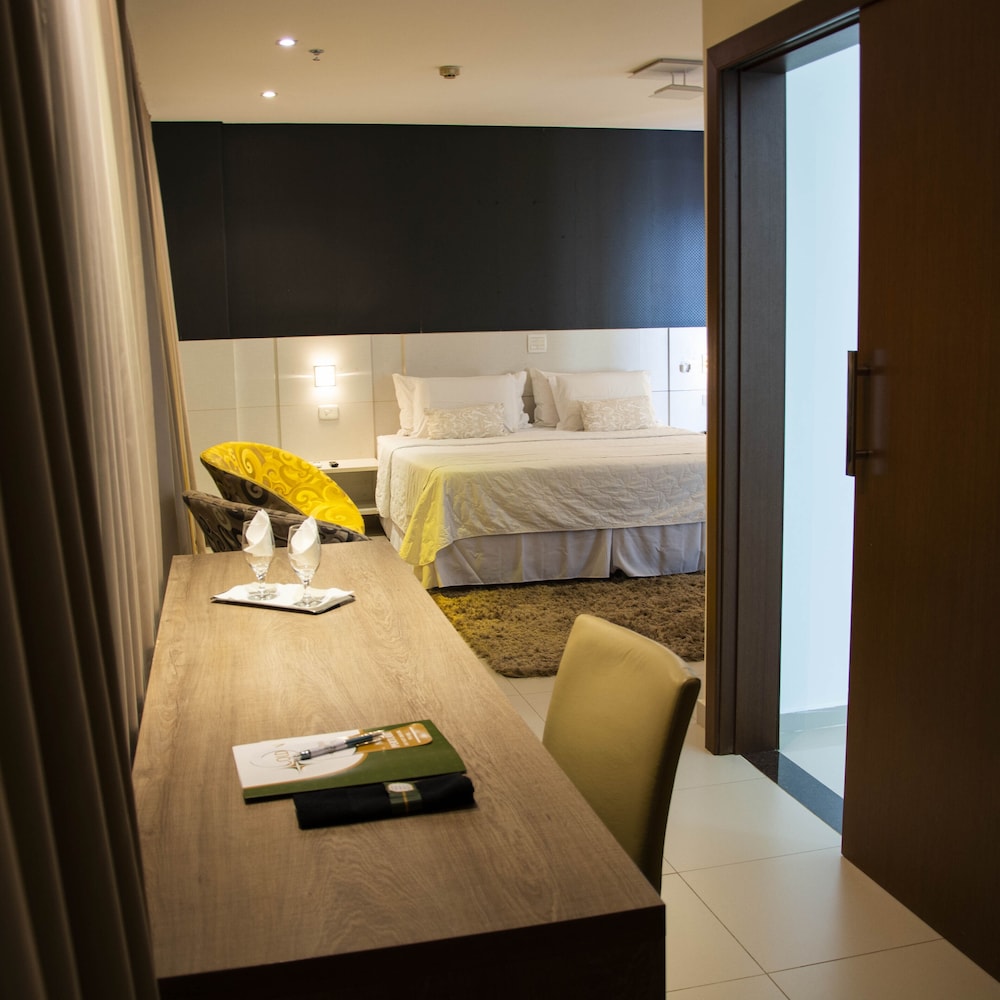 Golden Plaza Hotel 50/50