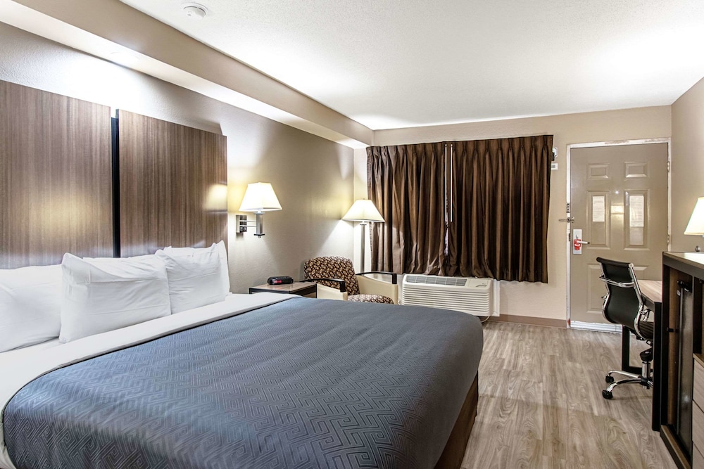 Econo Lodge Kingsville 5/16