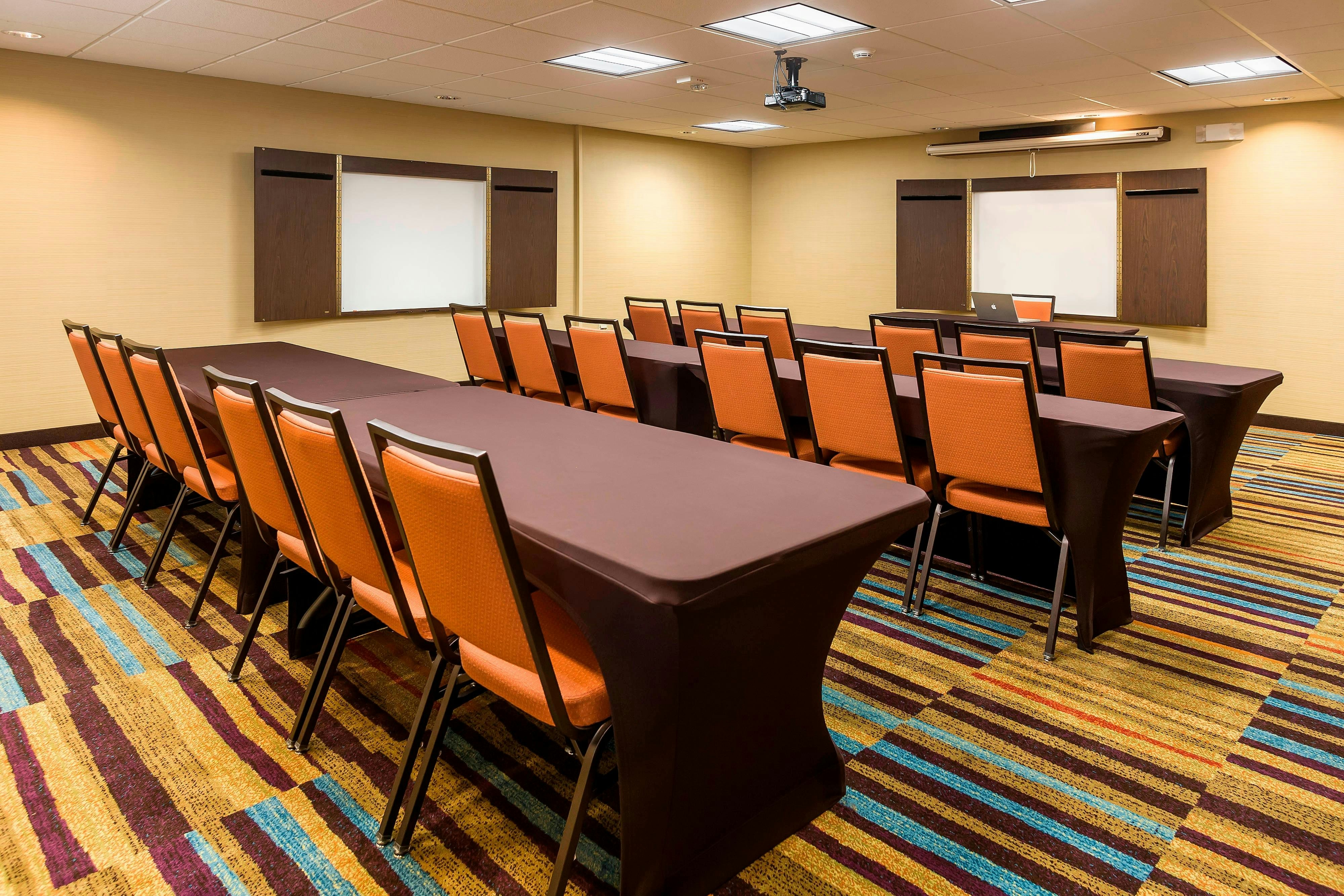 Fairfield Inn And Suites Dallas Park Central 7/8