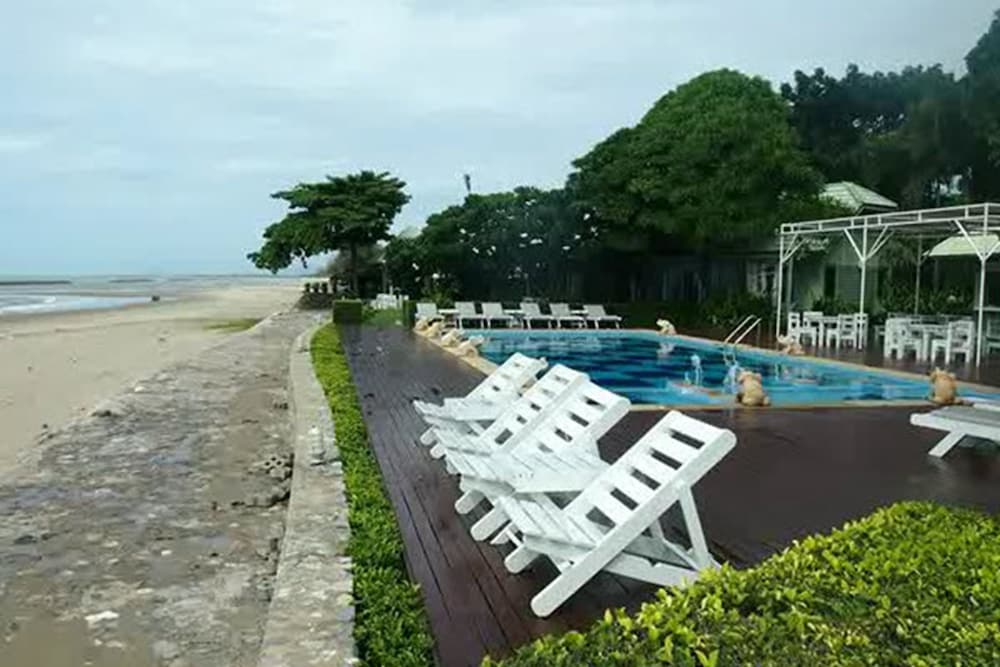 Sea Sky Beach Resort 18/45