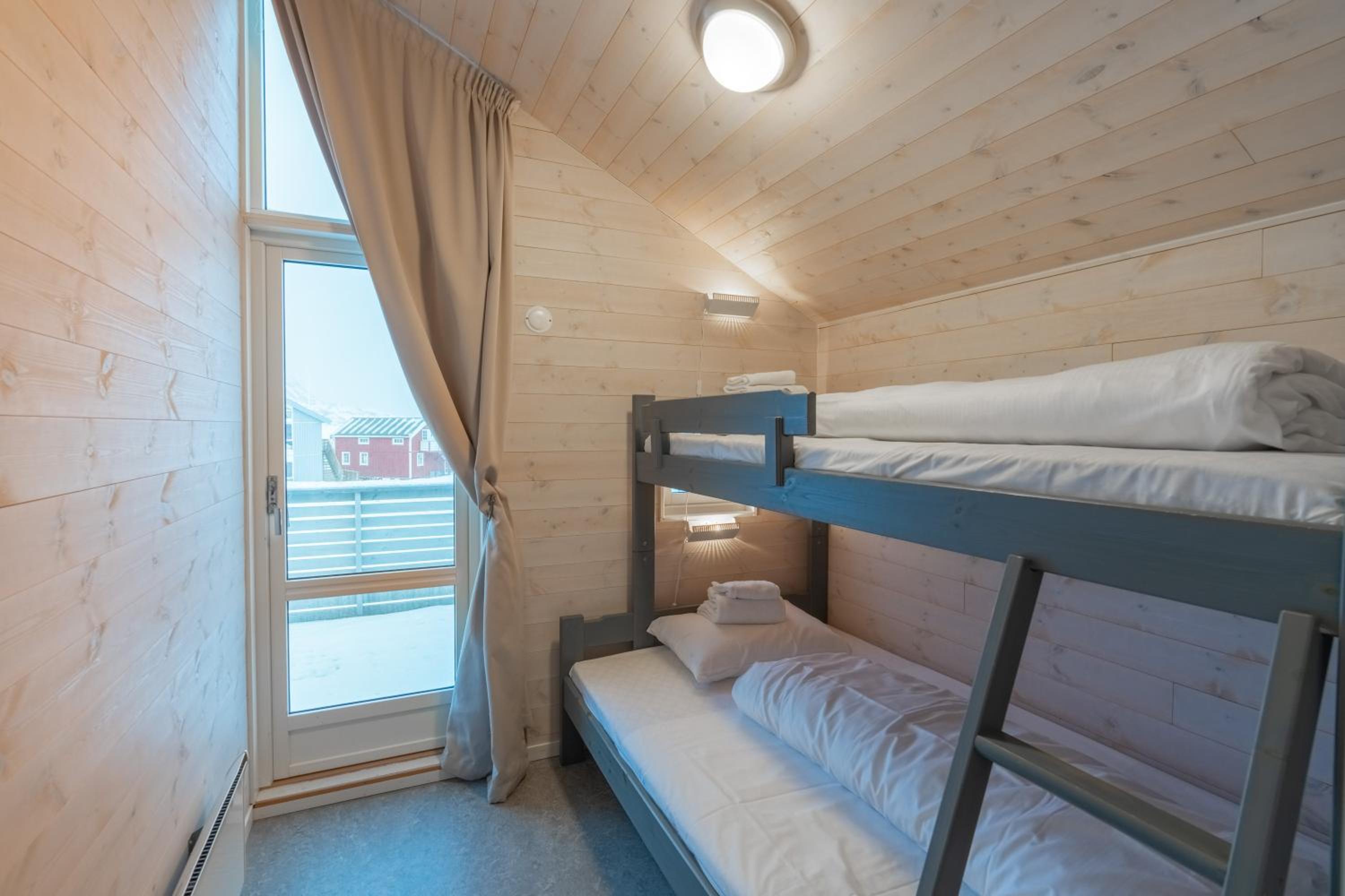 3 Bedrooms, Sea, House