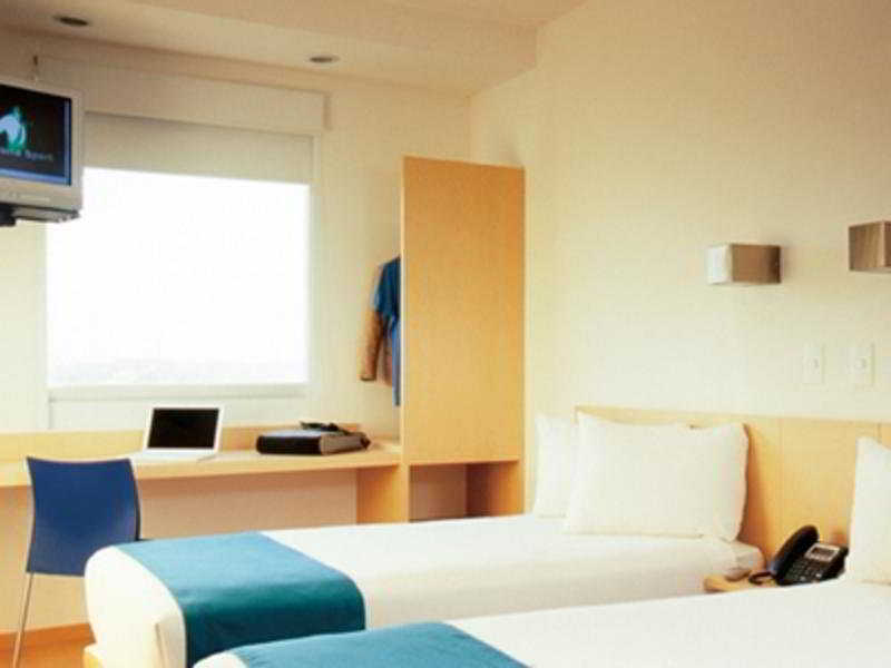 BH Business Hotel Group 16/36