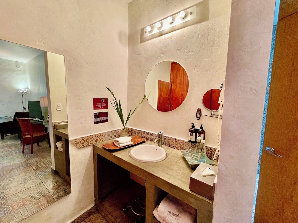 El Sueno Hotel And Spa 75/77