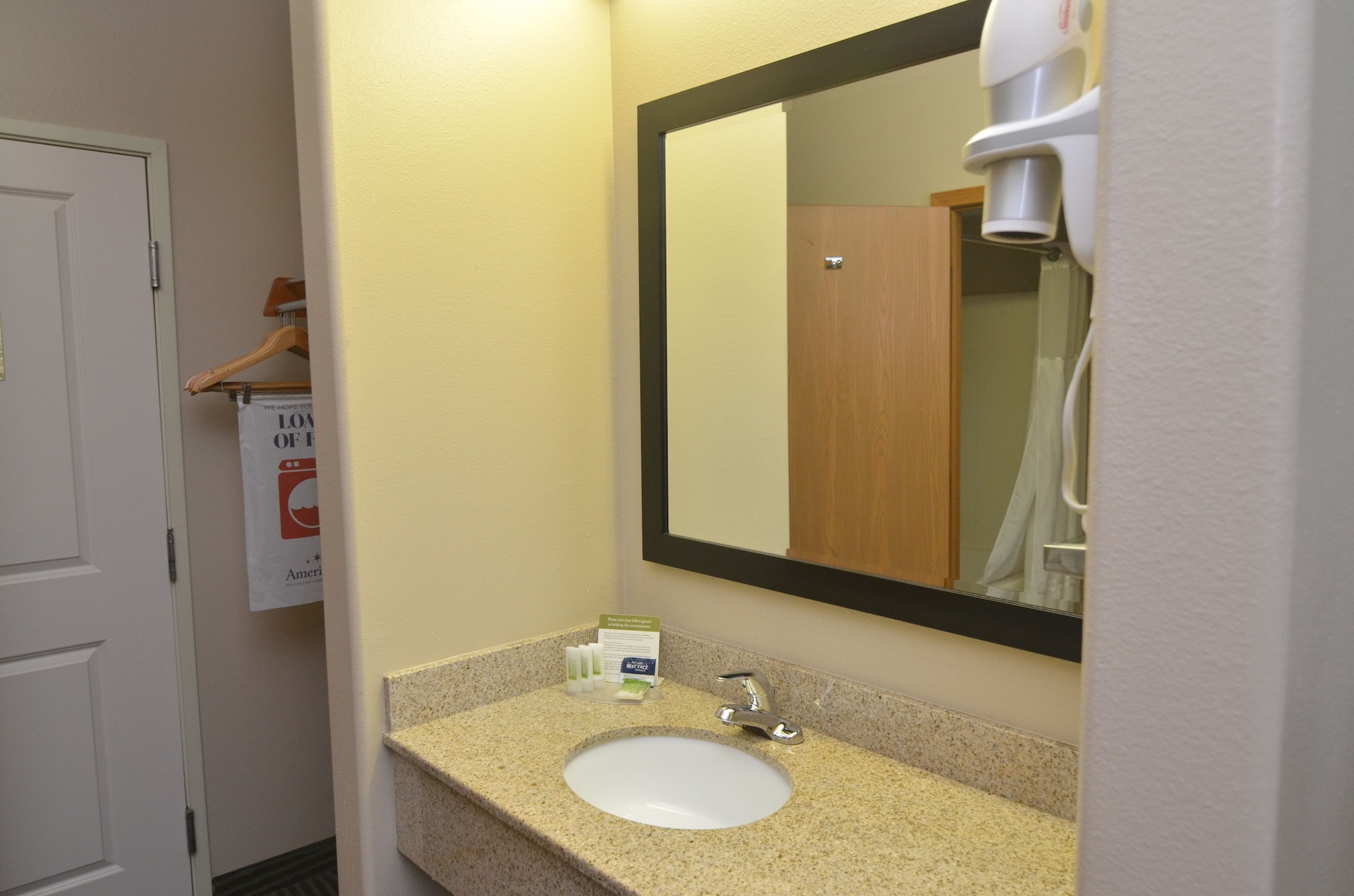جناح ديلوكس بسرير كينج، Americinn By Wyndham Des Moines Airport 5/6