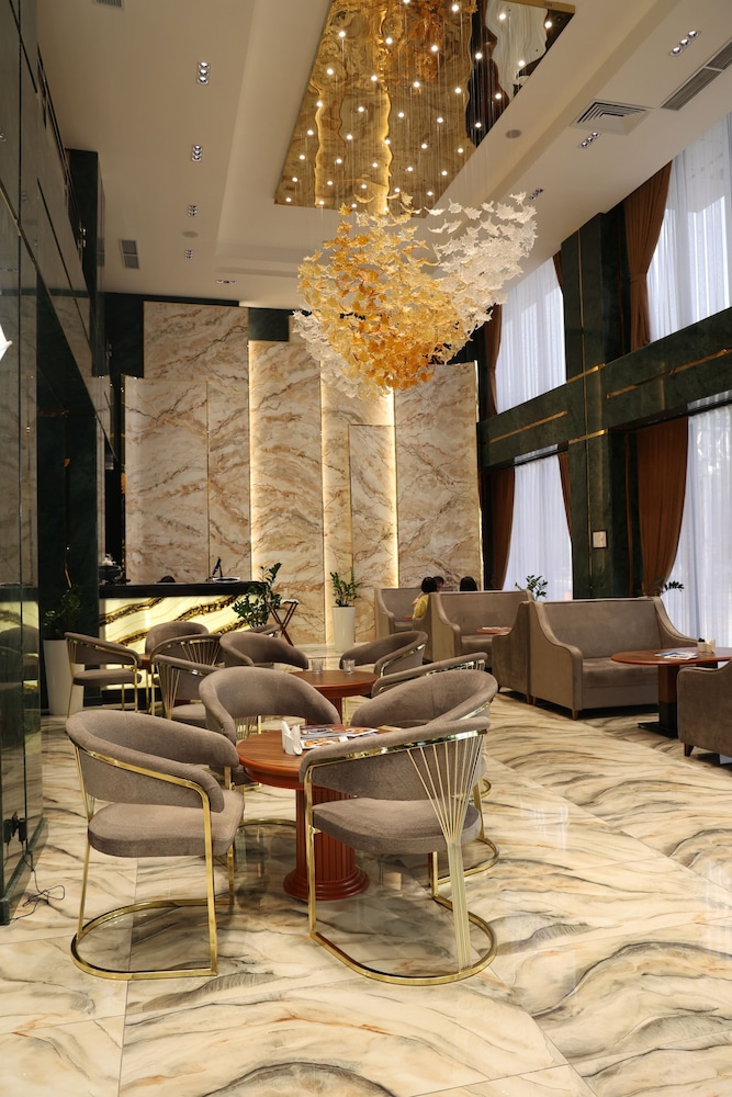 Mir Luxe Plaza 17/22