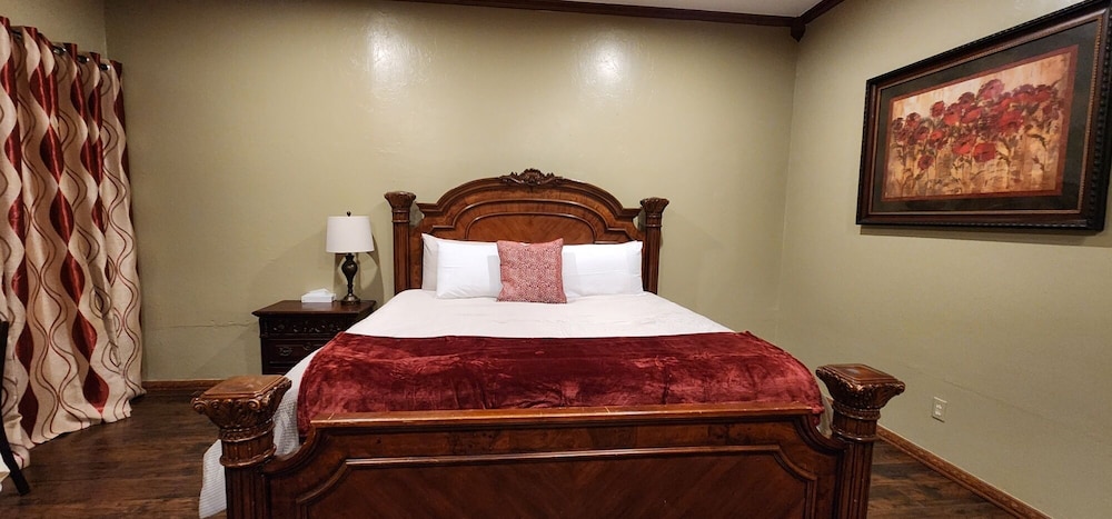 Rouge, King Bed