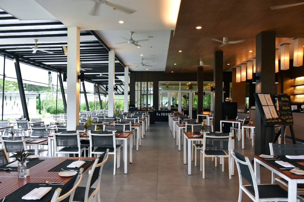 Kantary Beach Hotel 33/49