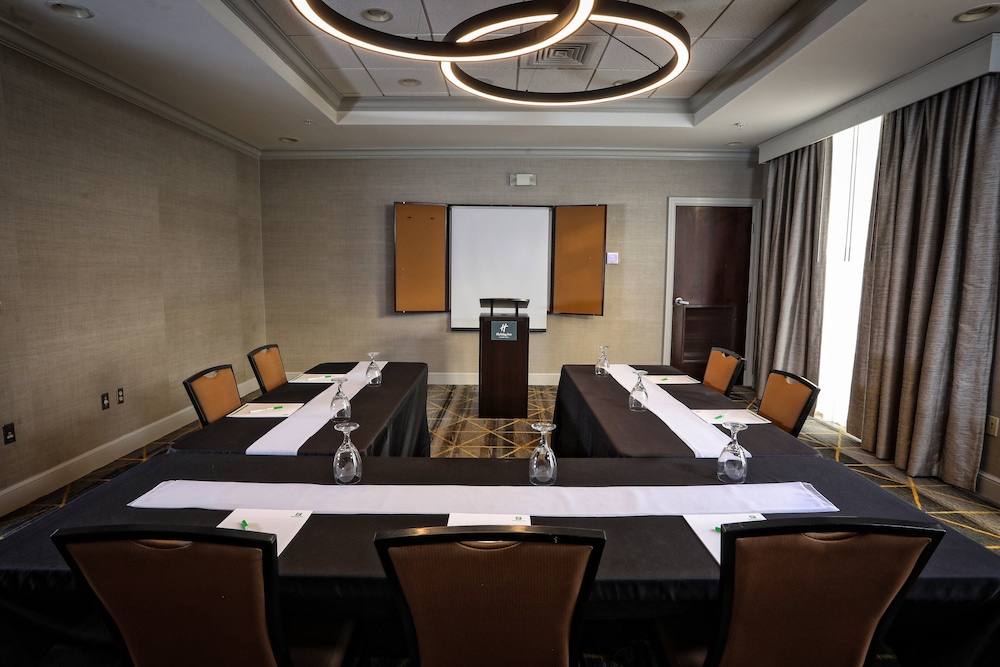 Holiday Inn Statesboro-University Area 54/62