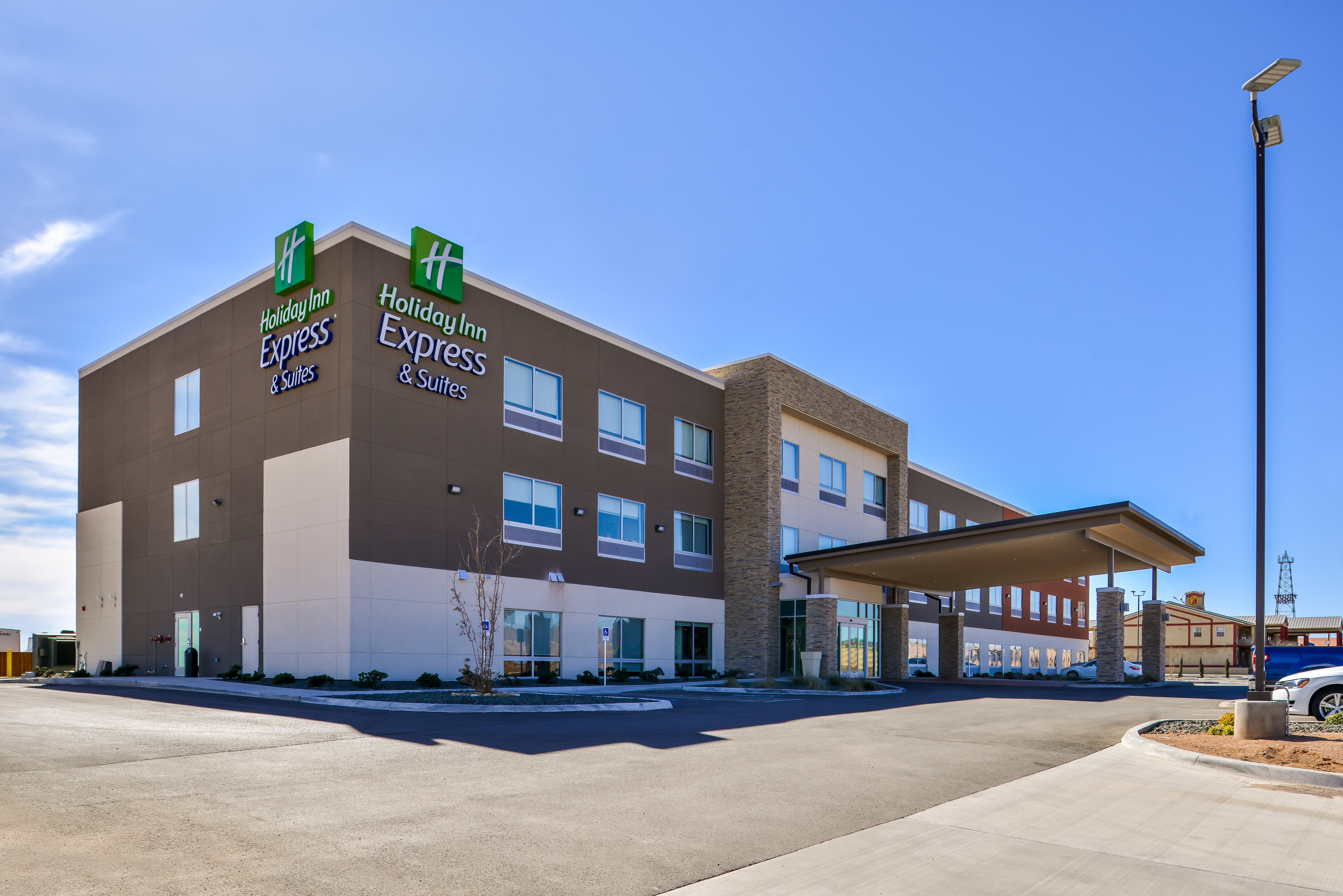 HOLIDAY INN EXPRESS & SUITES VAN HORN 56/65